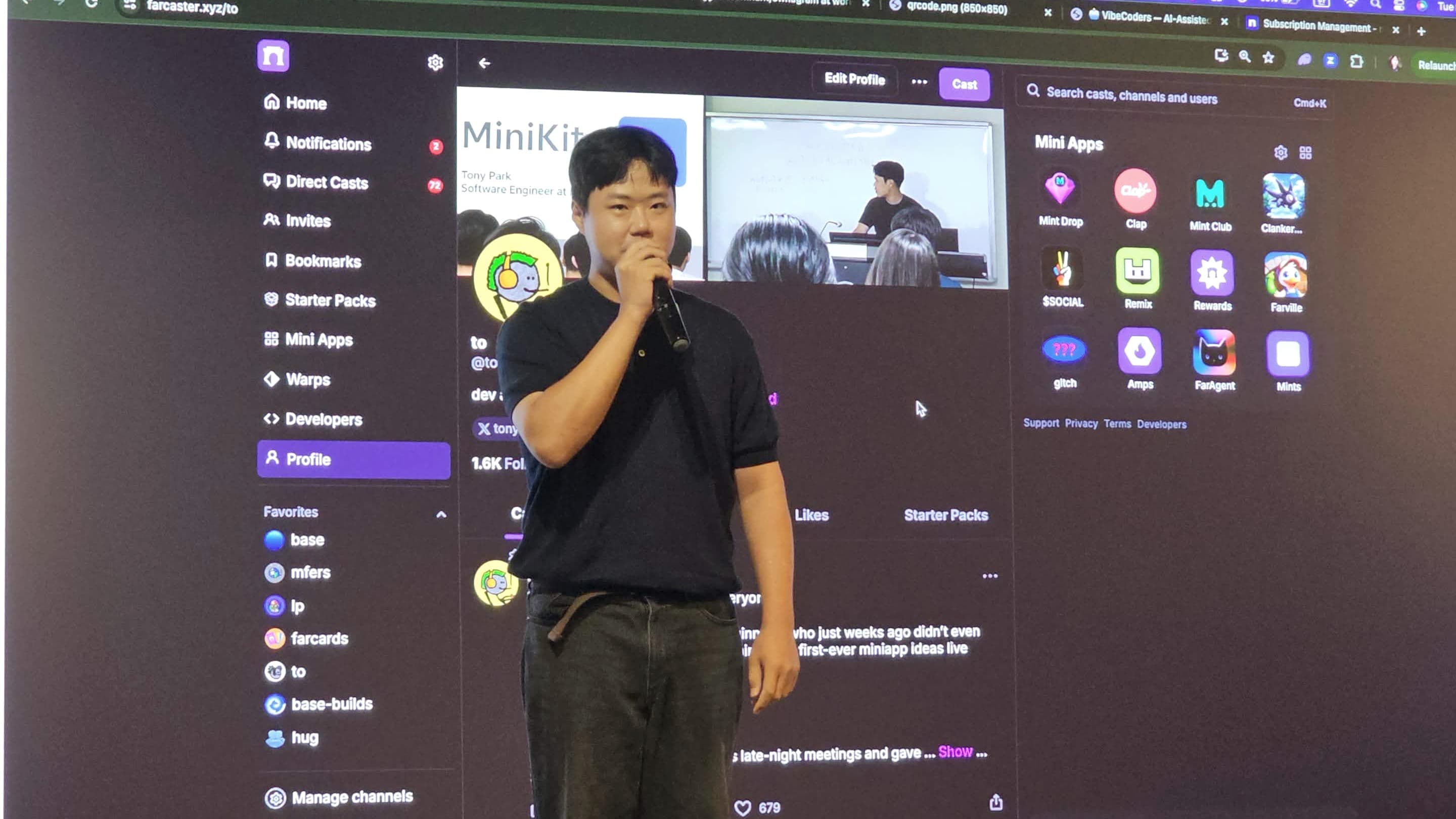 Tony Park leading an EwhaChain MiniKit workshop